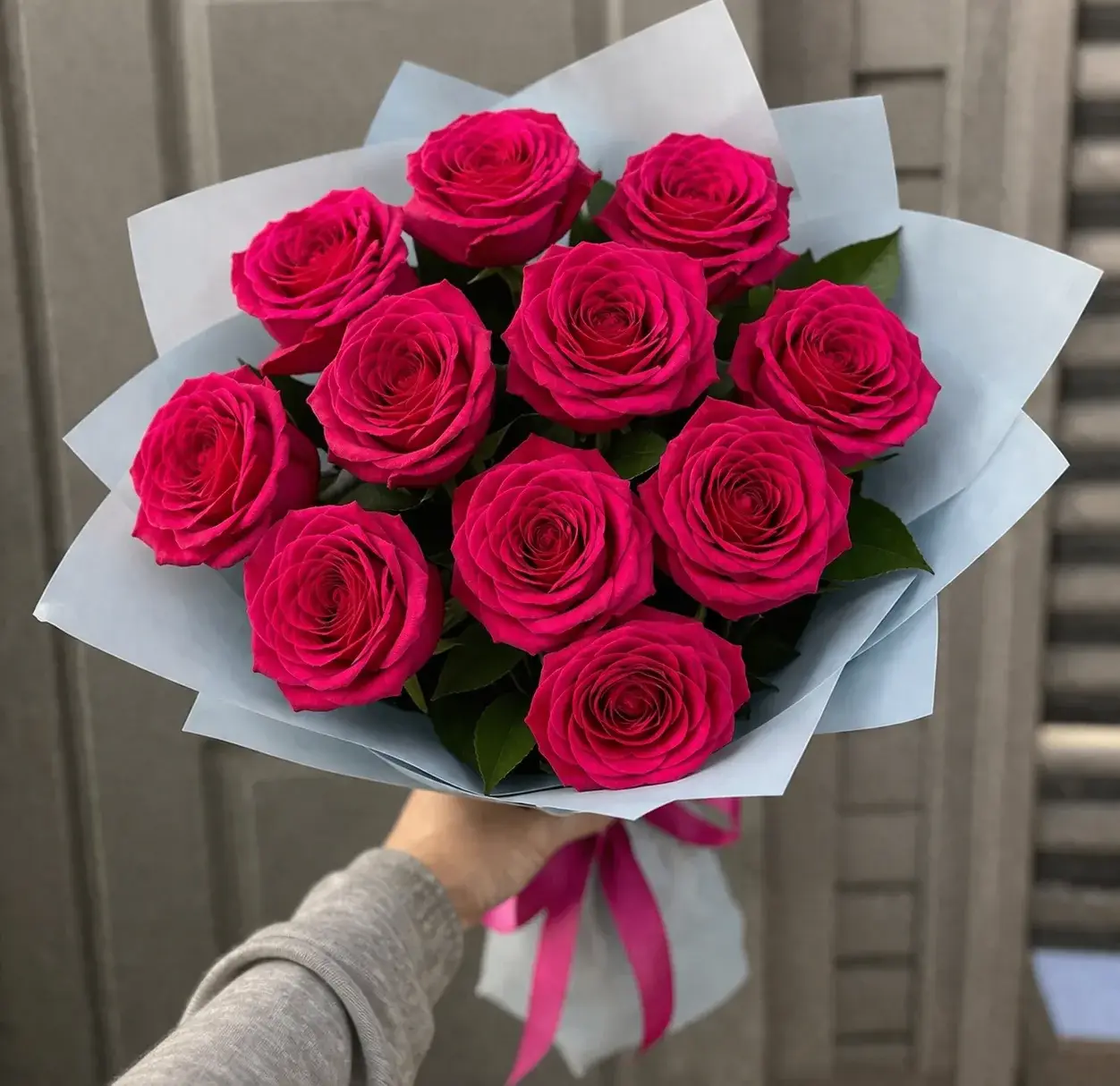 Букет из 11 малиновых роз