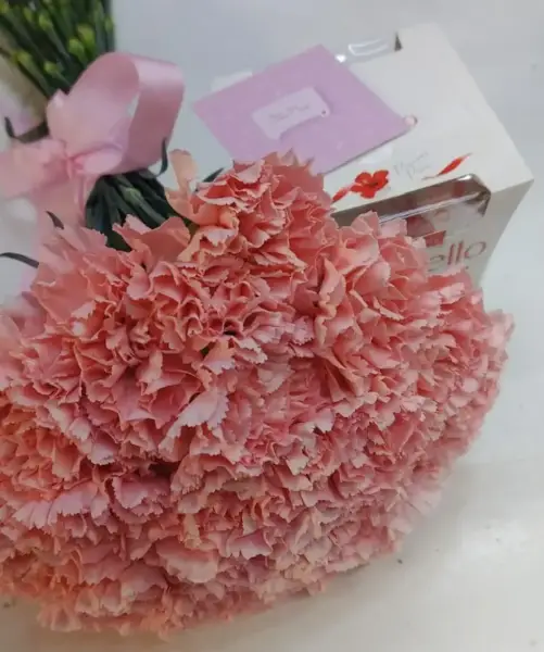 Моно букет из розовых гвоздик